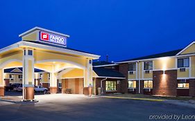 Fargo Inn And Suites Fargo Nd